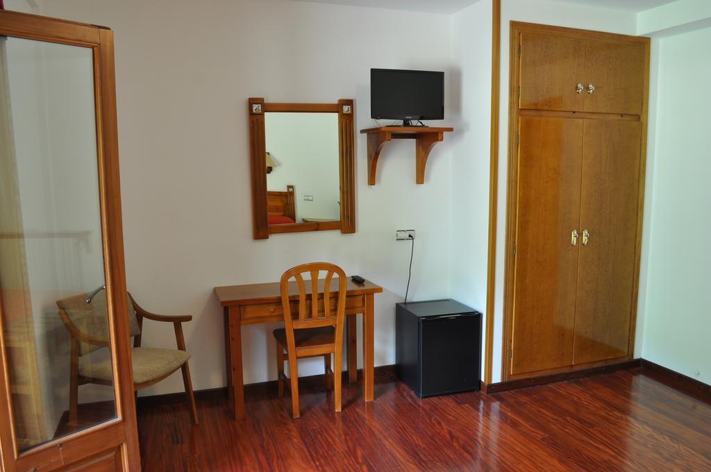 Hotel Latre Broto Rum bild